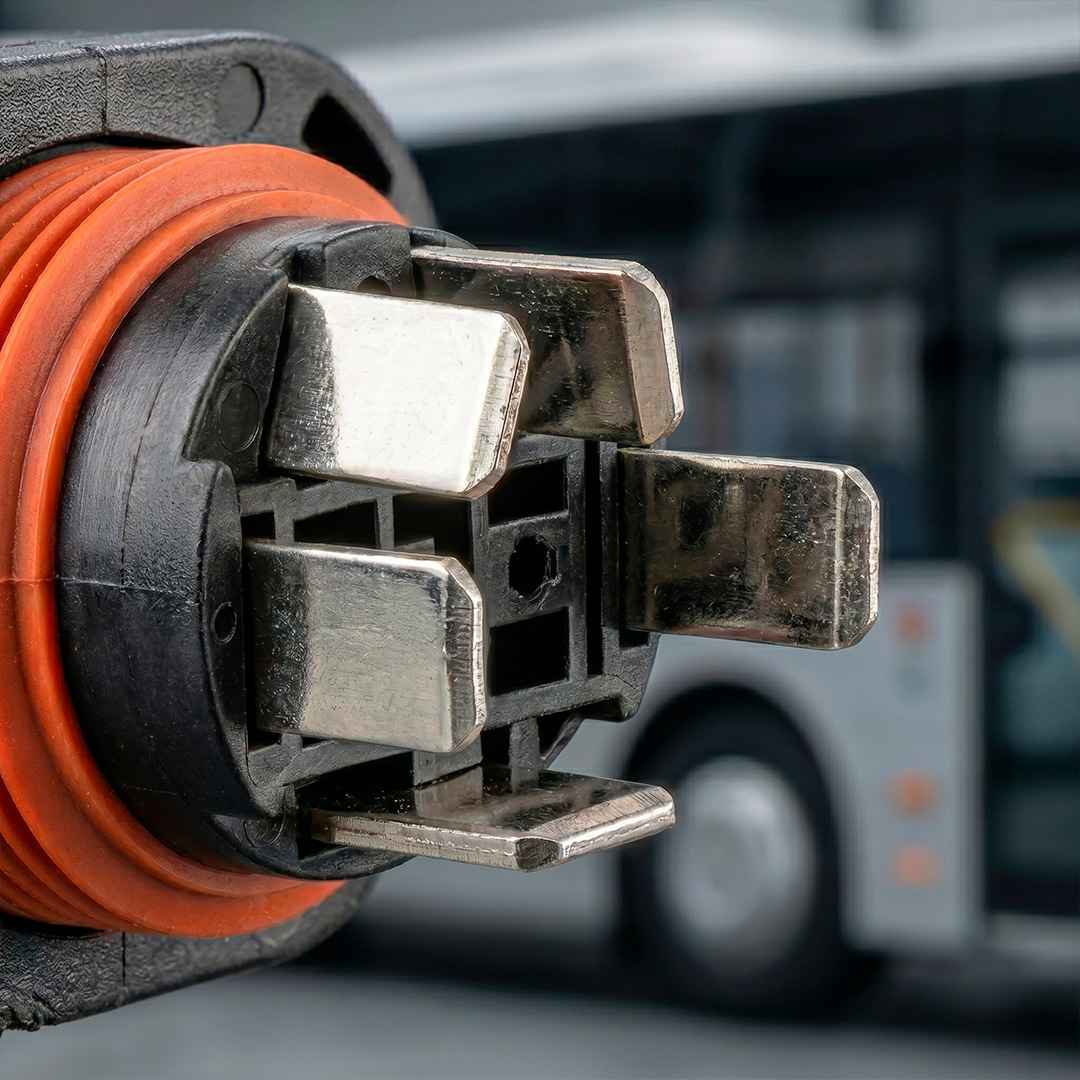 Conectores para buses: importancia de utilizar repuestos eléctricos de alta calidad